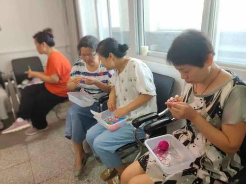 红色助力 领航公益——徐水仪器厂社区开展老少乐DIY公益钩织培训活动
