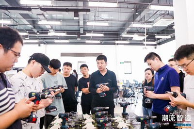 领克华中营销大区走进张家口工厂 亲临“潮流智造”现场，赋能专业培训之旅